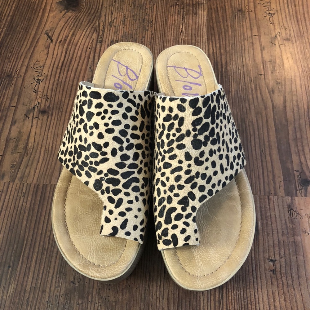 Blowfish tan and black calf hair sandal size 8.5